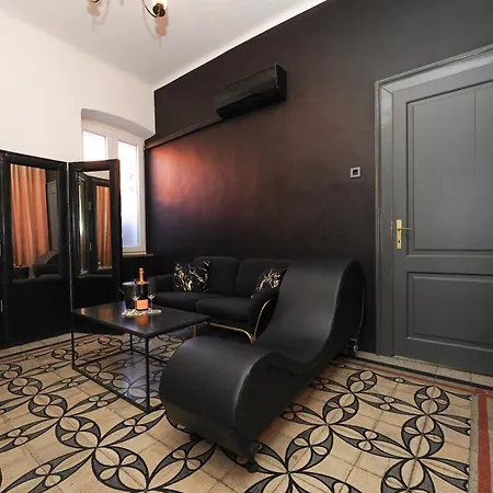 - For Couples To Enjoy & Bond Apartmán