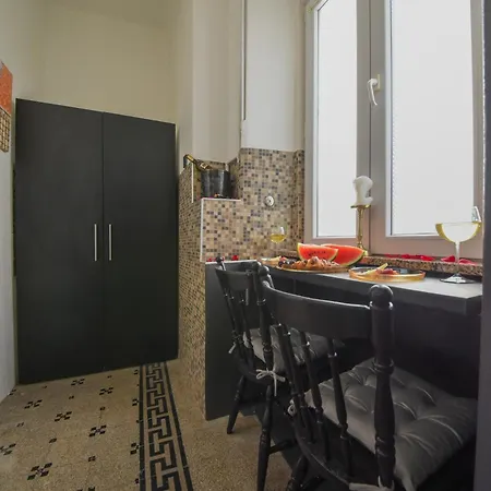 - For Couples To Enjoy & Bond Apartmán Zadar